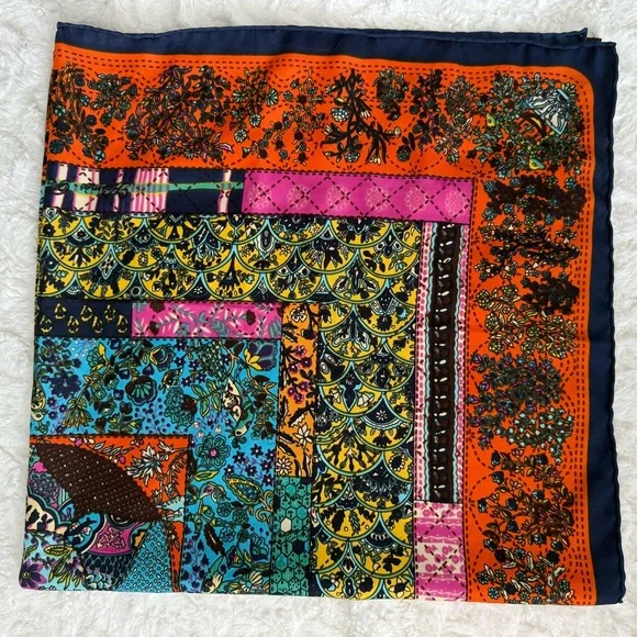 HERMES Pique Fleuri de Provence by Christine Henry Silk Scarf - Picture 2 of 11